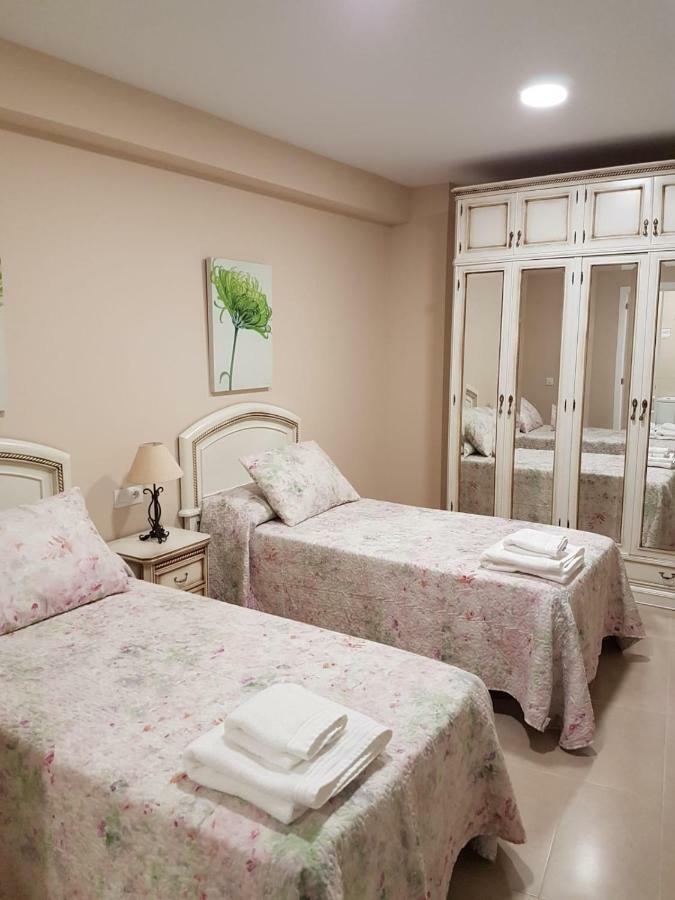 Apartamentos Hela Arjona Bagian luar foto