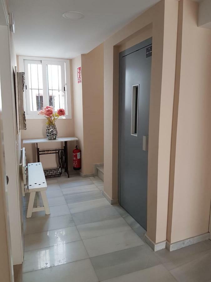Apartamentos Hela Arjona Bagian luar foto